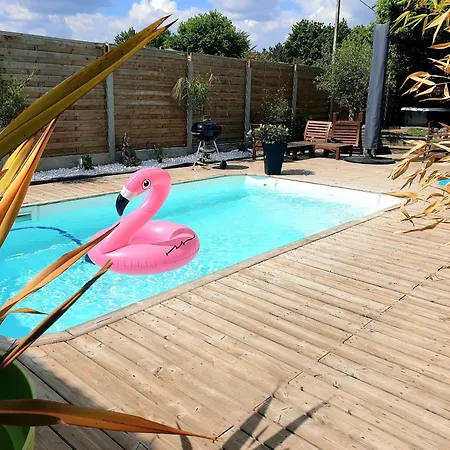 Tiny House Avec Jardin Et Acces Piscine Chauffee Villa Saint-Medard-en-Jalles Exterior photo