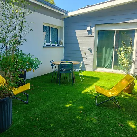 Tiny House Avec Jardin Et Acces Piscine Chauffee Villa Saint-Medard-en-Jalles Exterior photo